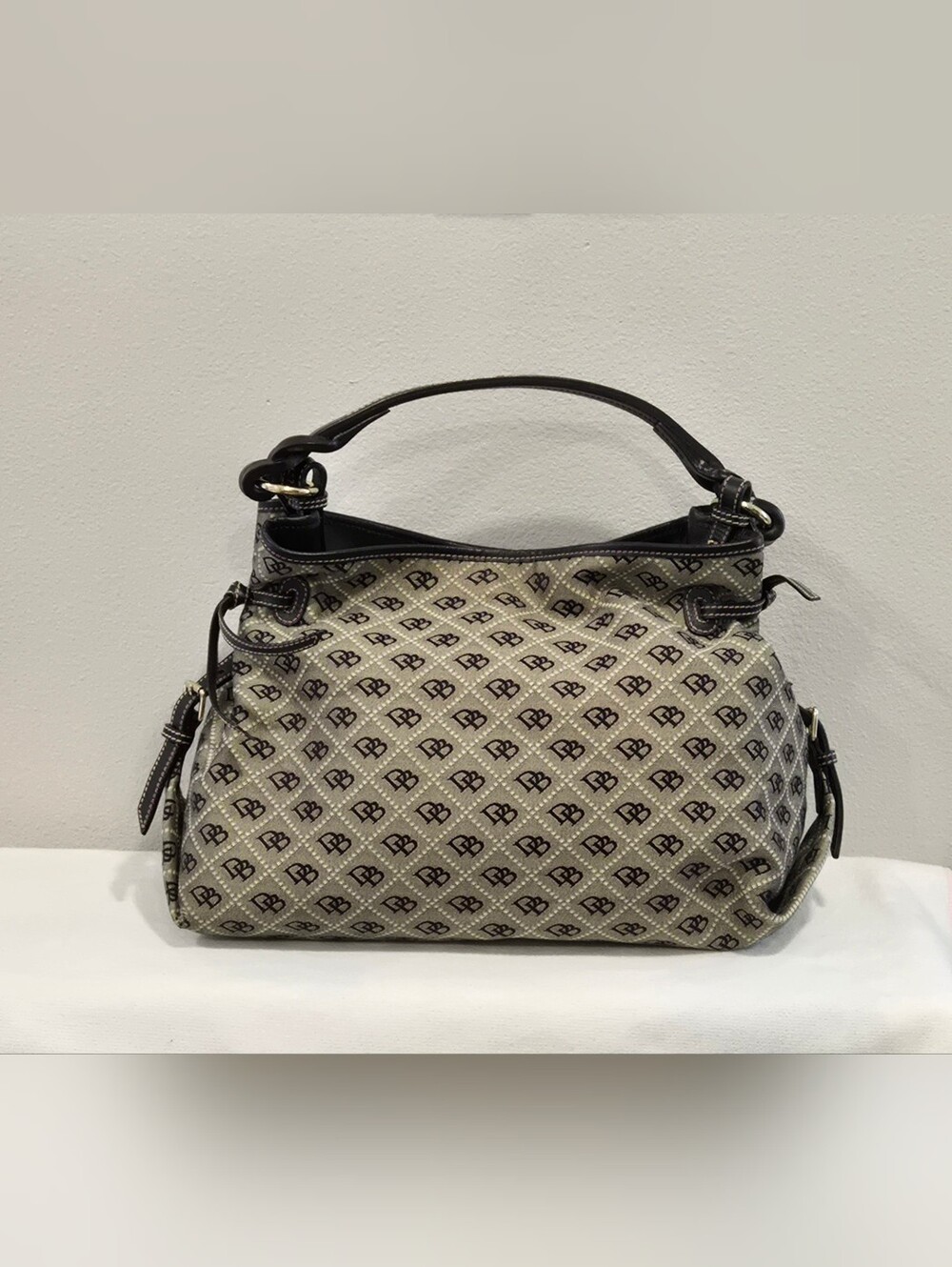 Dooney & Bourke Vintage Large Black and Gray Signature Monogram Shoulder Bag - Picture 2 of 16